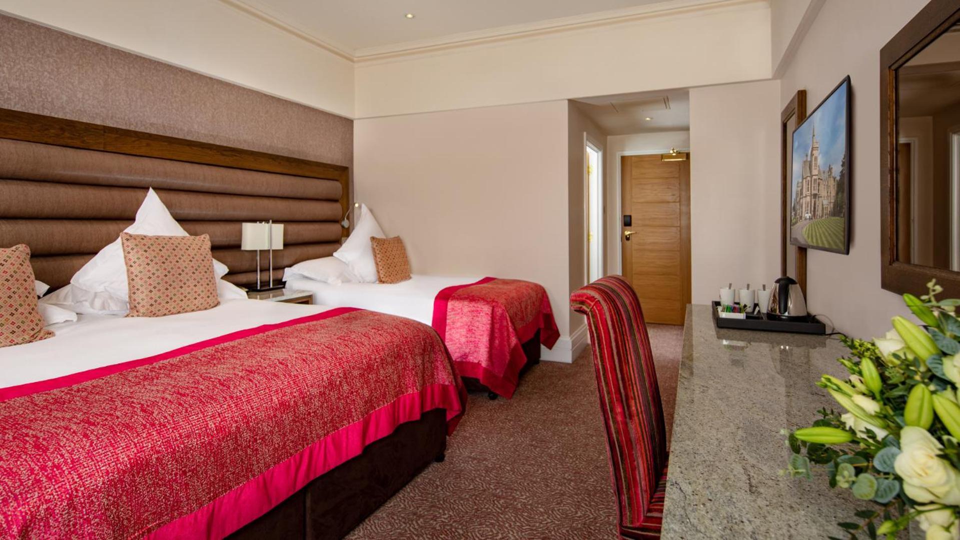 The Culloden Estate And Spa Holywood  Zewnętrze zdjęcie A room at the hotel