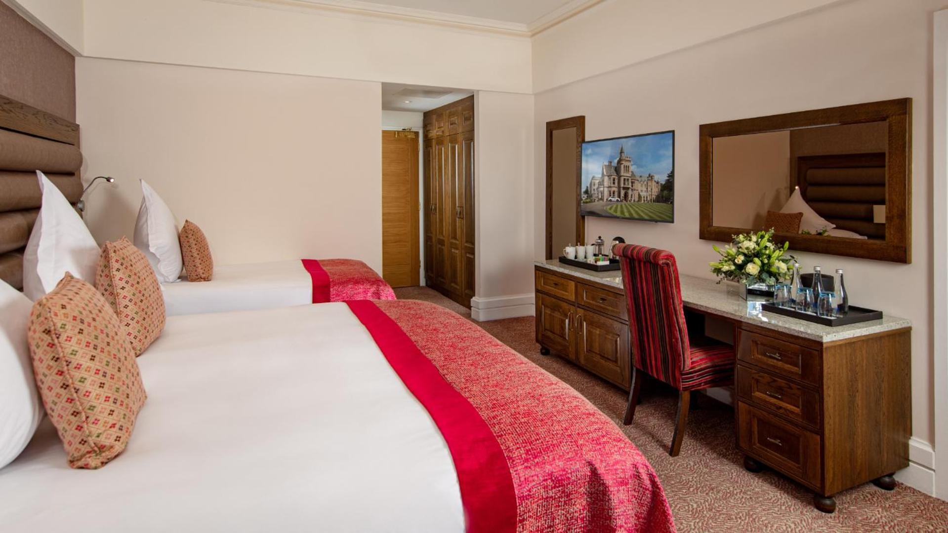 The Culloden Estate And Spa Holywood  Zewnętrze zdjęcie A bedroom at the hotel