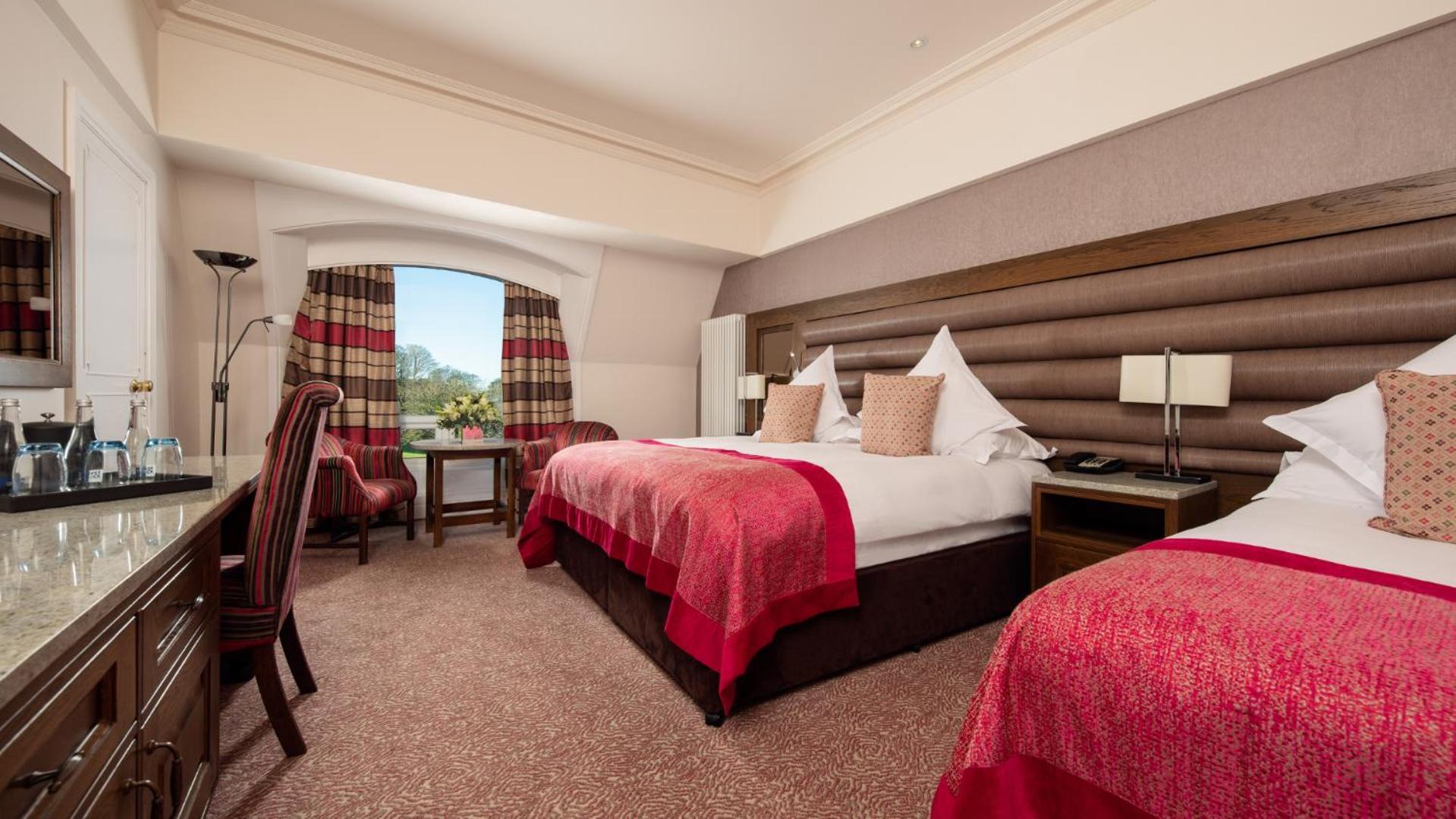 The Culloden Estate And Spa Holywood  Zewnętrze zdjęcie A bedroom at the hotel