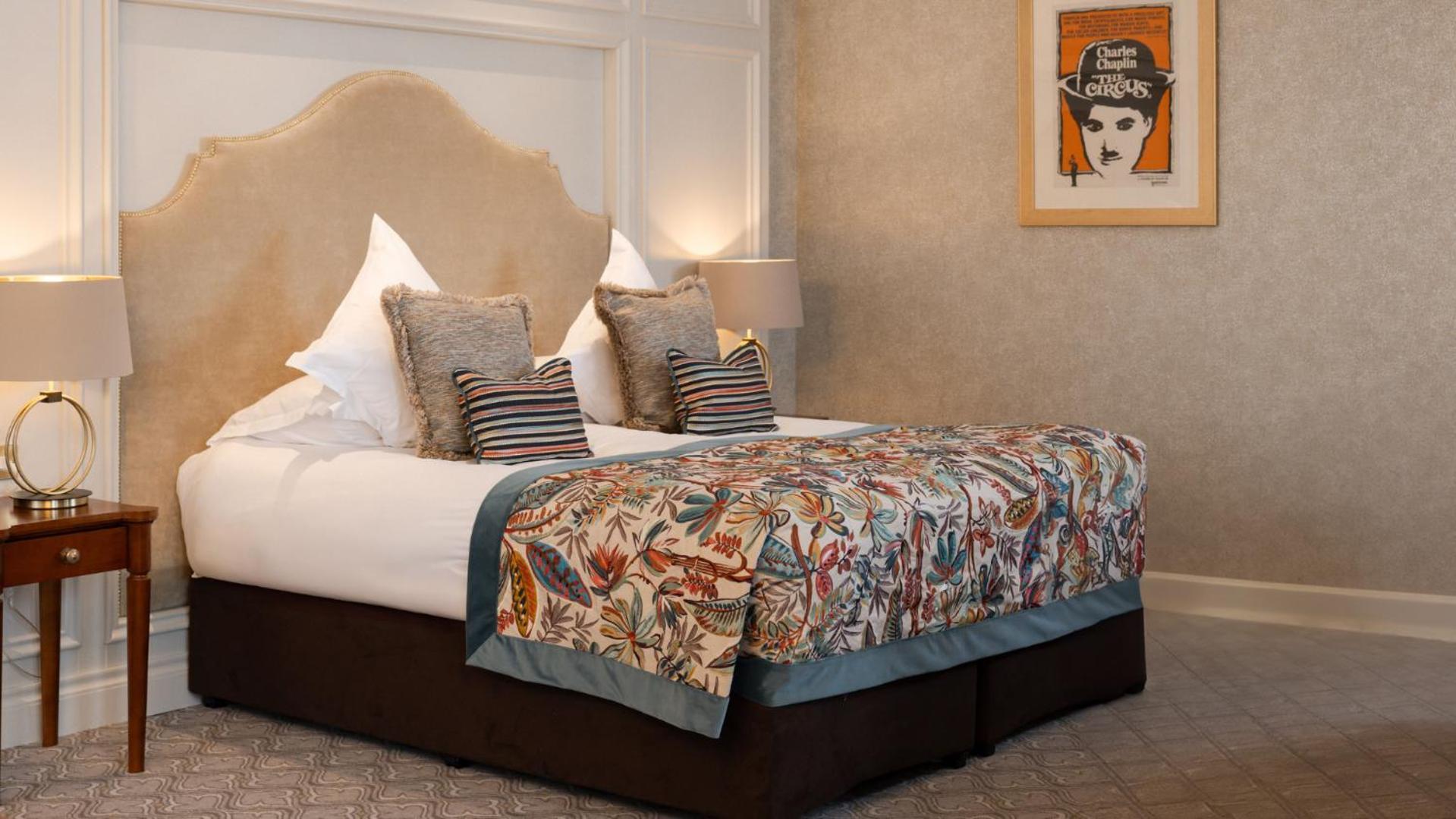 The Culloden Estate And Spa Holywood  Zewnętrze zdjęcie A bed with a bed frame