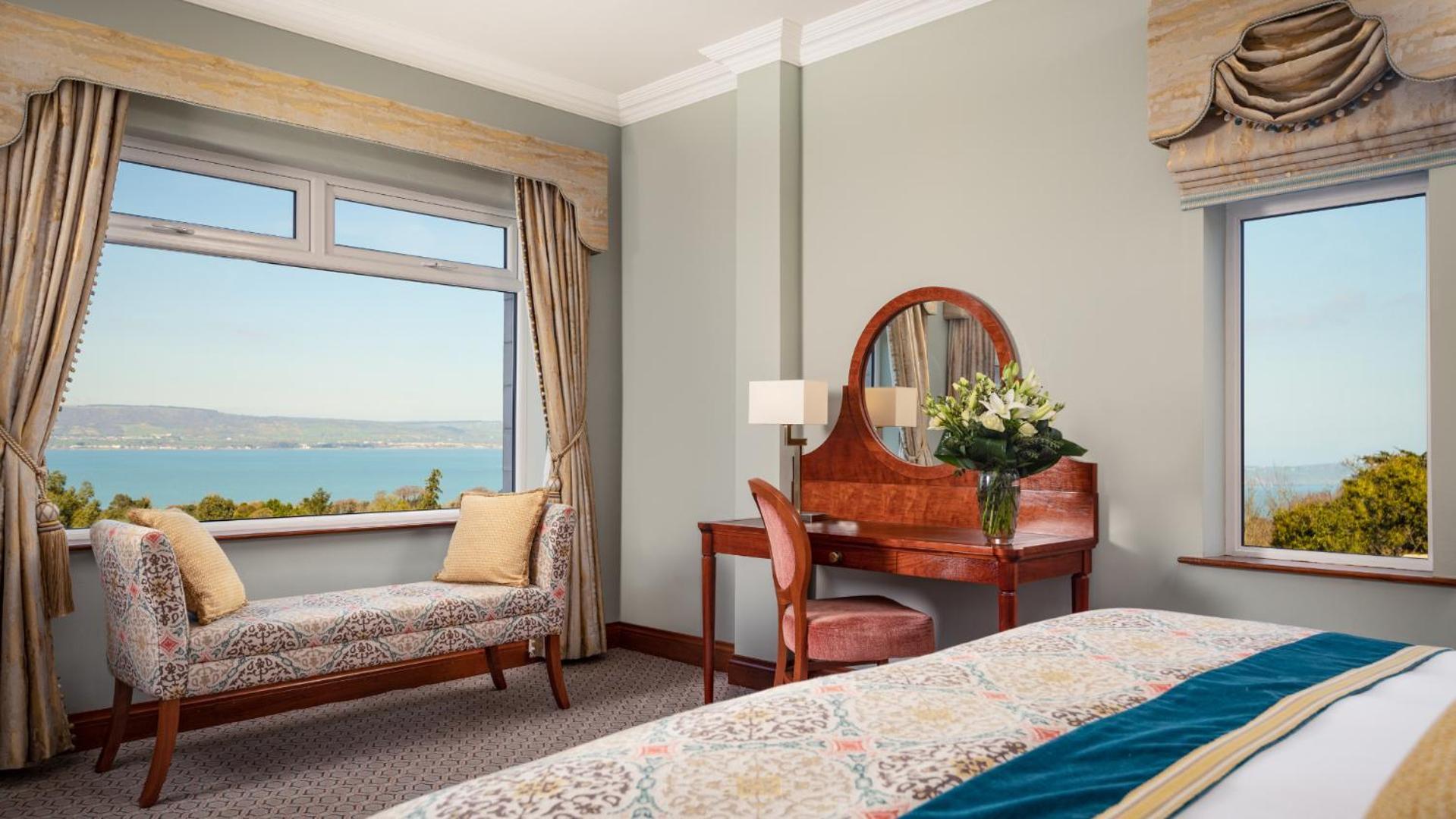The Culloden Estate And Spa Holywood  Zewnętrze zdjęcie A bedroom at the hotel