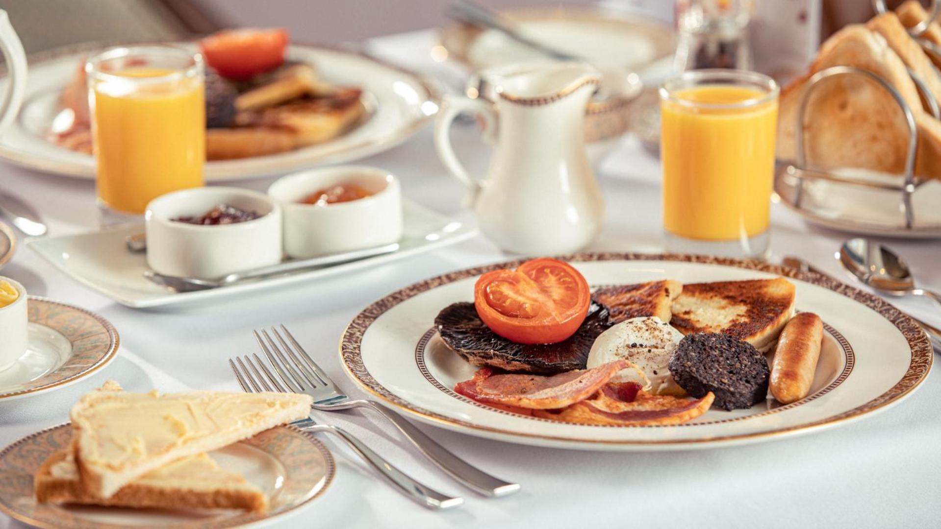 The Culloden Estate And Spa Holywood  Zewnętrze zdjęcie A traditional Irish breakfast
